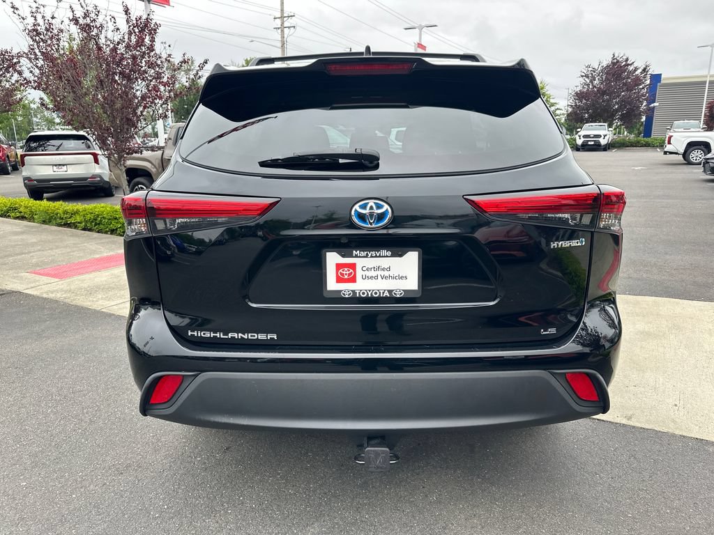 Used 2021 Toyota Highlander LE AWD/4WD image 4