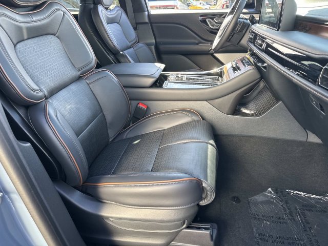 New 2027 Lincoln Aviator Black Label w/ Black Label Special Edition AWD/4WD image 9