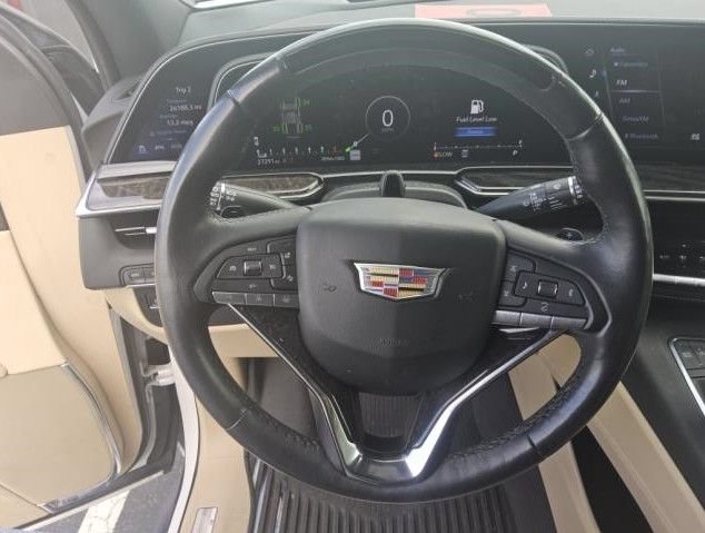 Used 2023 Cadillac Escalade Premium Luxury AWD/4WD image 9