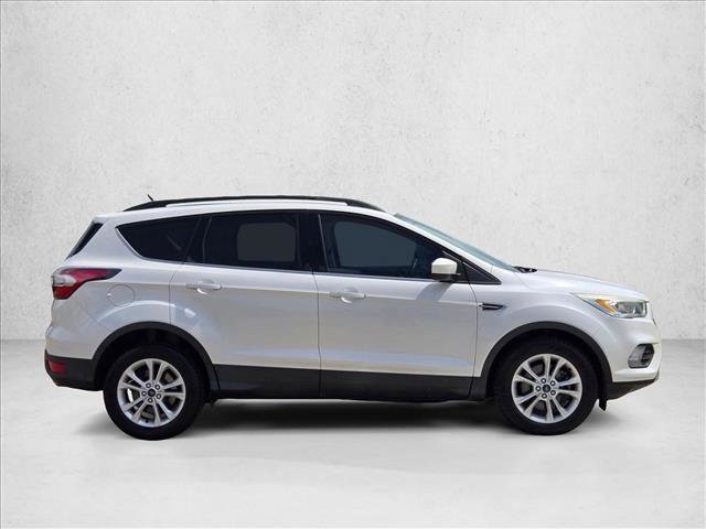 Used 2017 Ford Escape SE w/ SE Leather Comfort Package FWD image 4