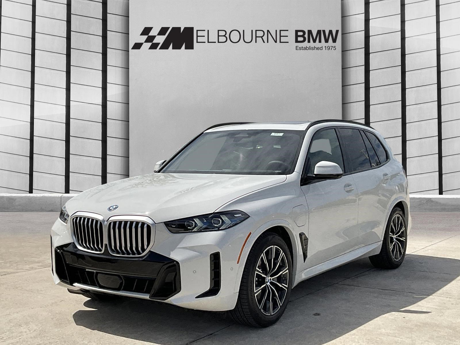 New 2026 BMW X5 xDrive50e w/ M Sport Package image 3