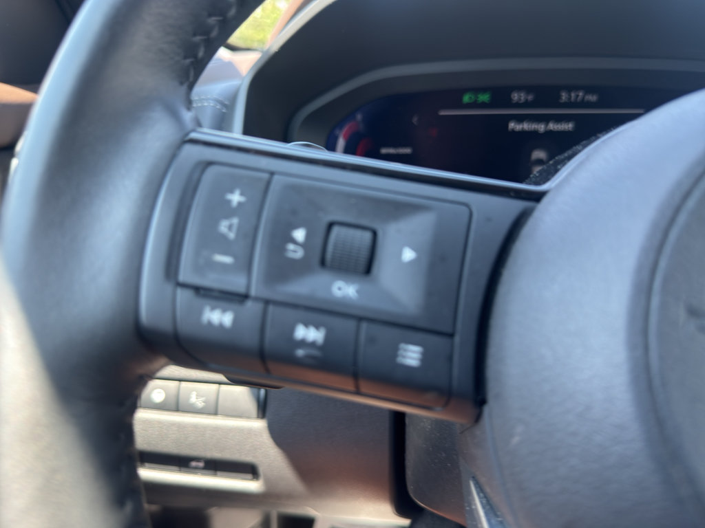 Used 2023 Nissan Rogue Platinum w/ Platinum Premium Package AWD/4WD image 28