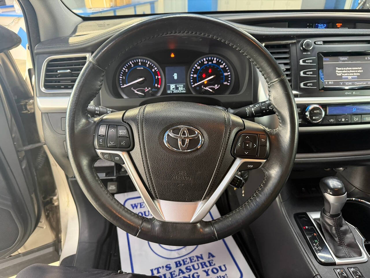 Used 2014 Toyota Highlander LE AWD/4WD image 24