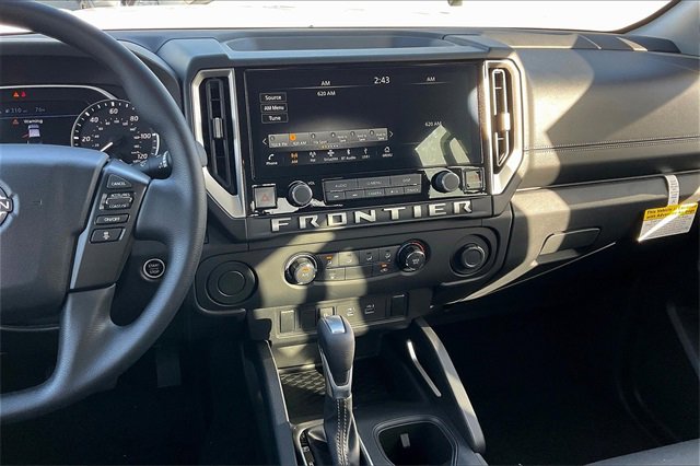 New 2025 Nissan Frontier SV image 4