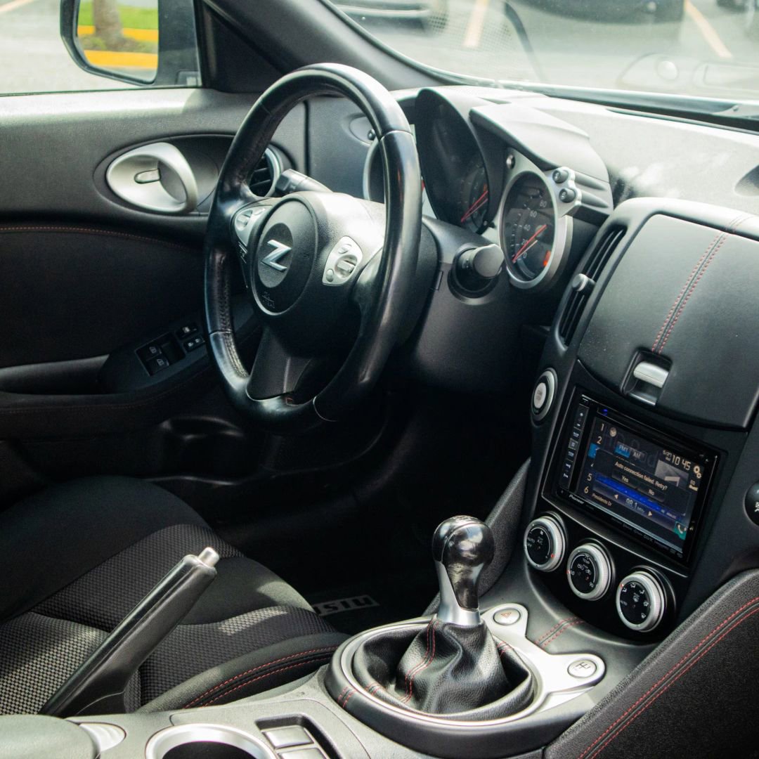 Used 2009 Nissan 370Z NISMO RWD image 17