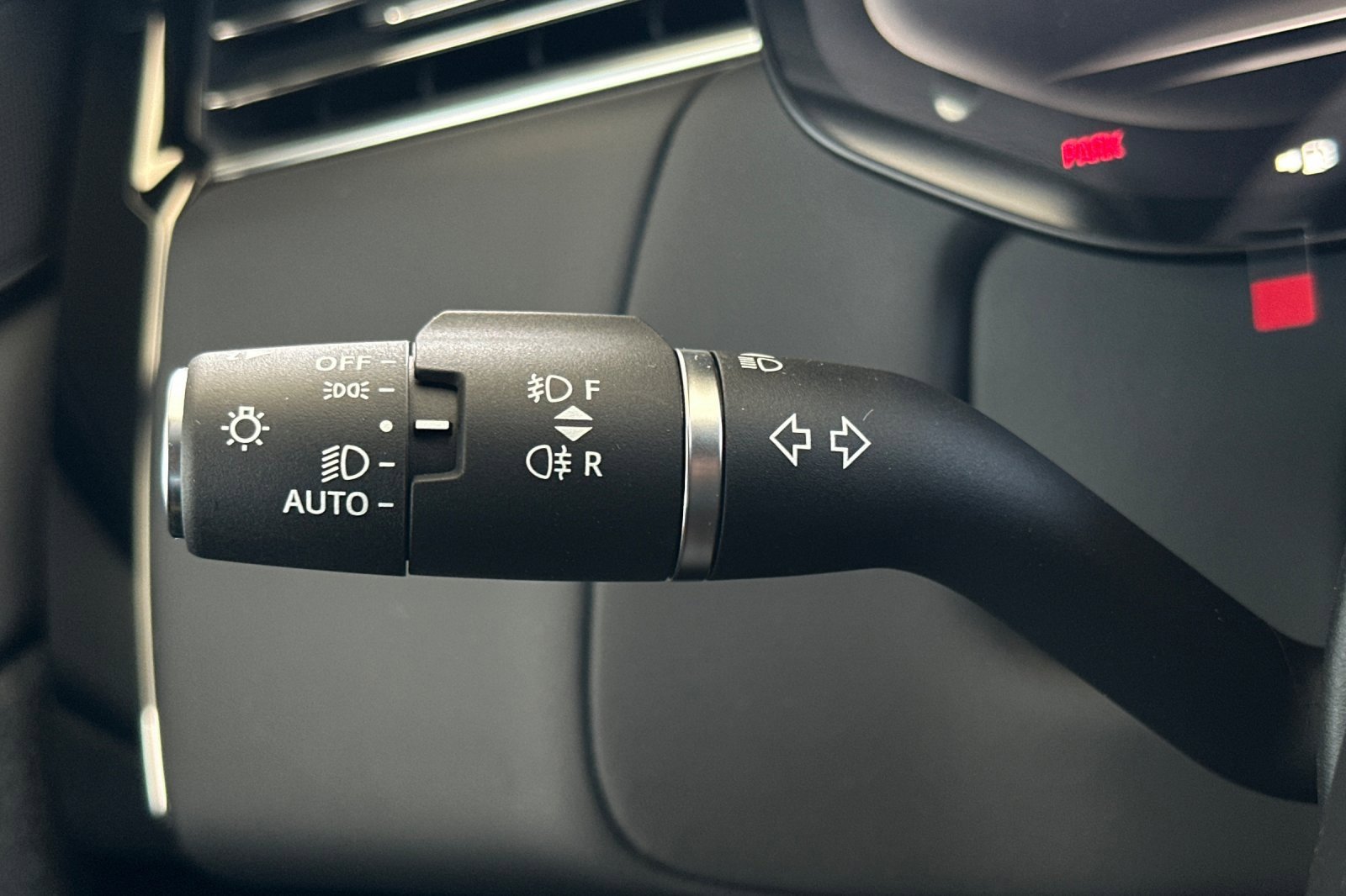 New 2025 Land Rover Range Rover Sport SE image 21