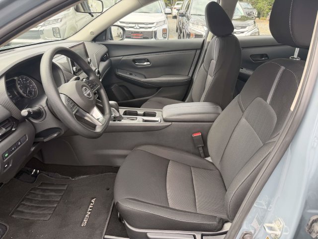 Used 2025 Nissan Sentra SV FWD image 15