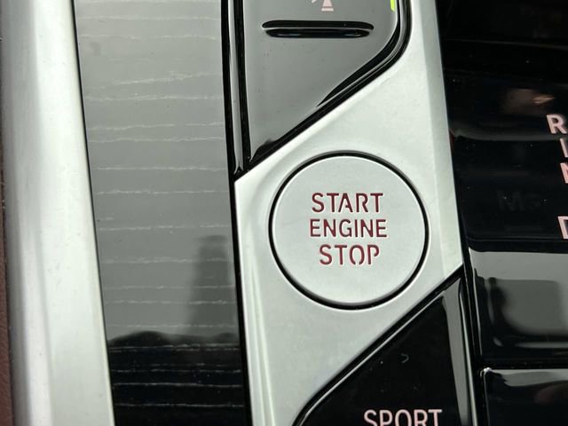 Used 2025 BMW X6 M60i w/ Parking Assistance Package image 17