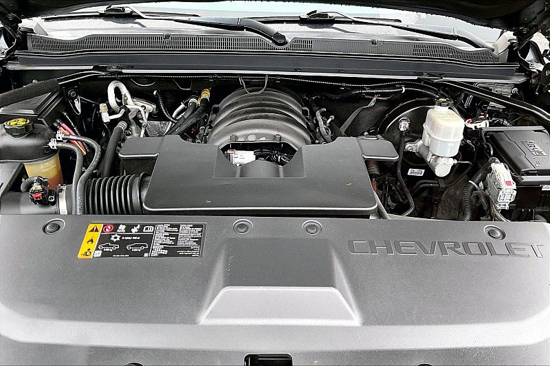 Used 2019 Chevrolet Suburban Premier w/ RST 6.2L Performance Edition RWD image 9