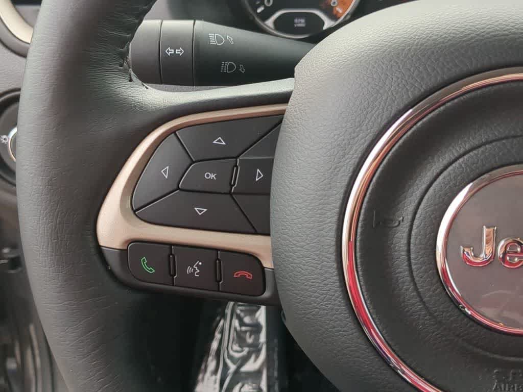 Used 2017 Jeep Renegade Latitude w/ Cold Weather Group AWD/4WD image 21