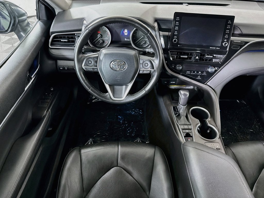 Used 2021 Toyota Camry XLE AWD/4WD image 3
