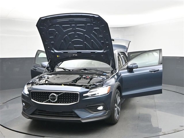 New 2026 Volvo V60 B5 Cross Country Plus w/ Protection Package Premier image 45