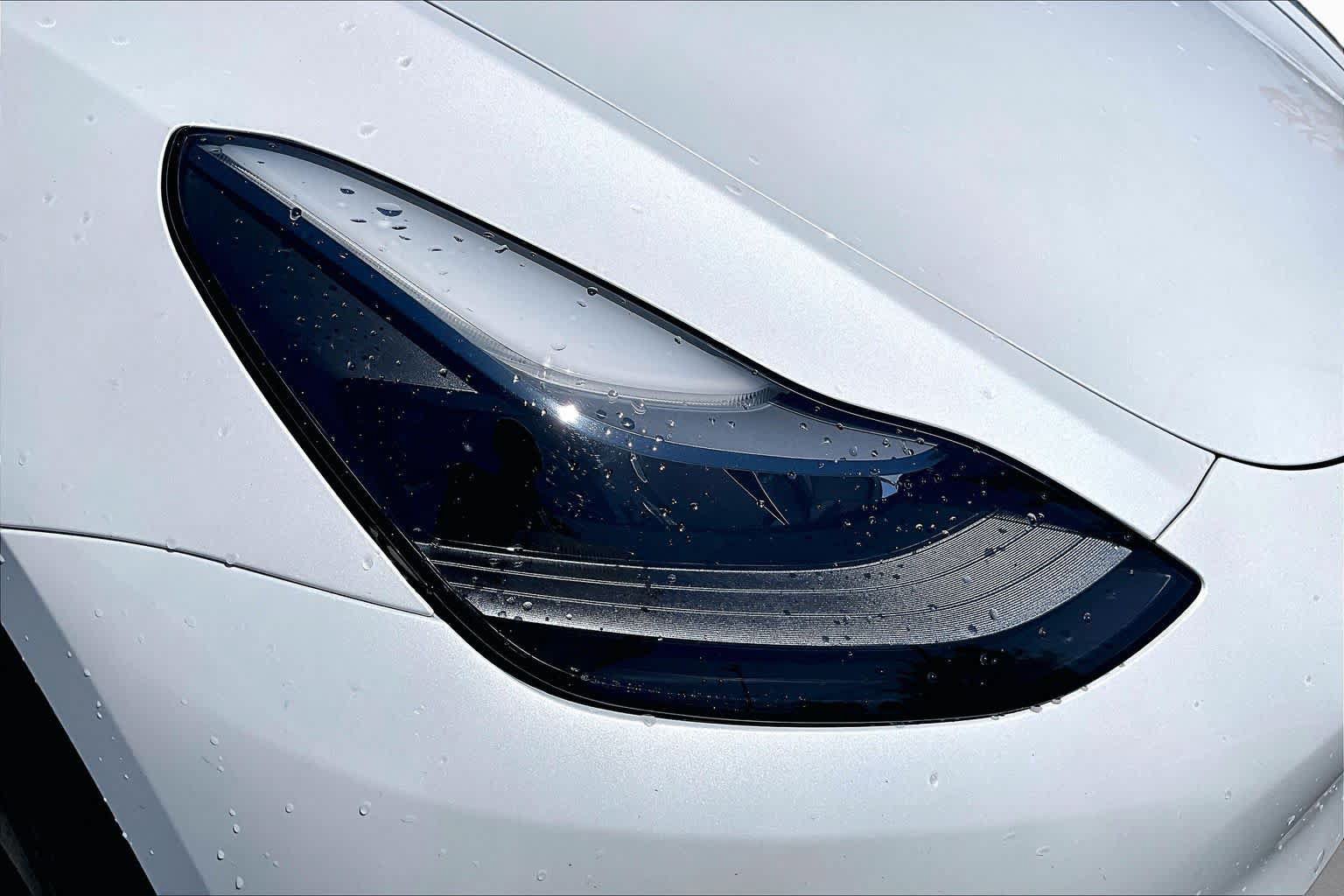 Used 2022 Tesla Model Y Long Range AWD/4WD image 28