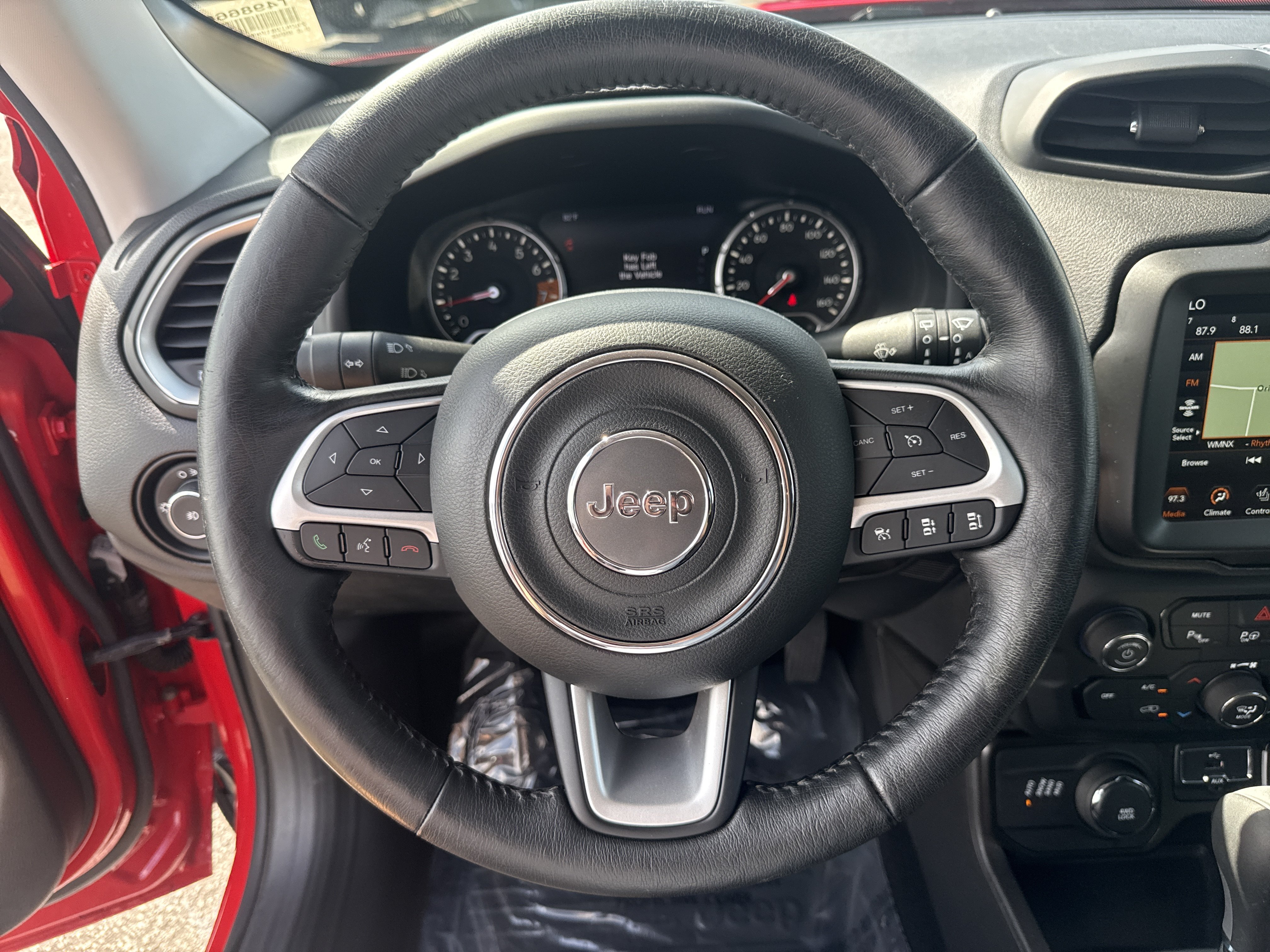 Used 2021 Jeep Renegade Latitude w/ Luxury Group I AWD/4WD image 17