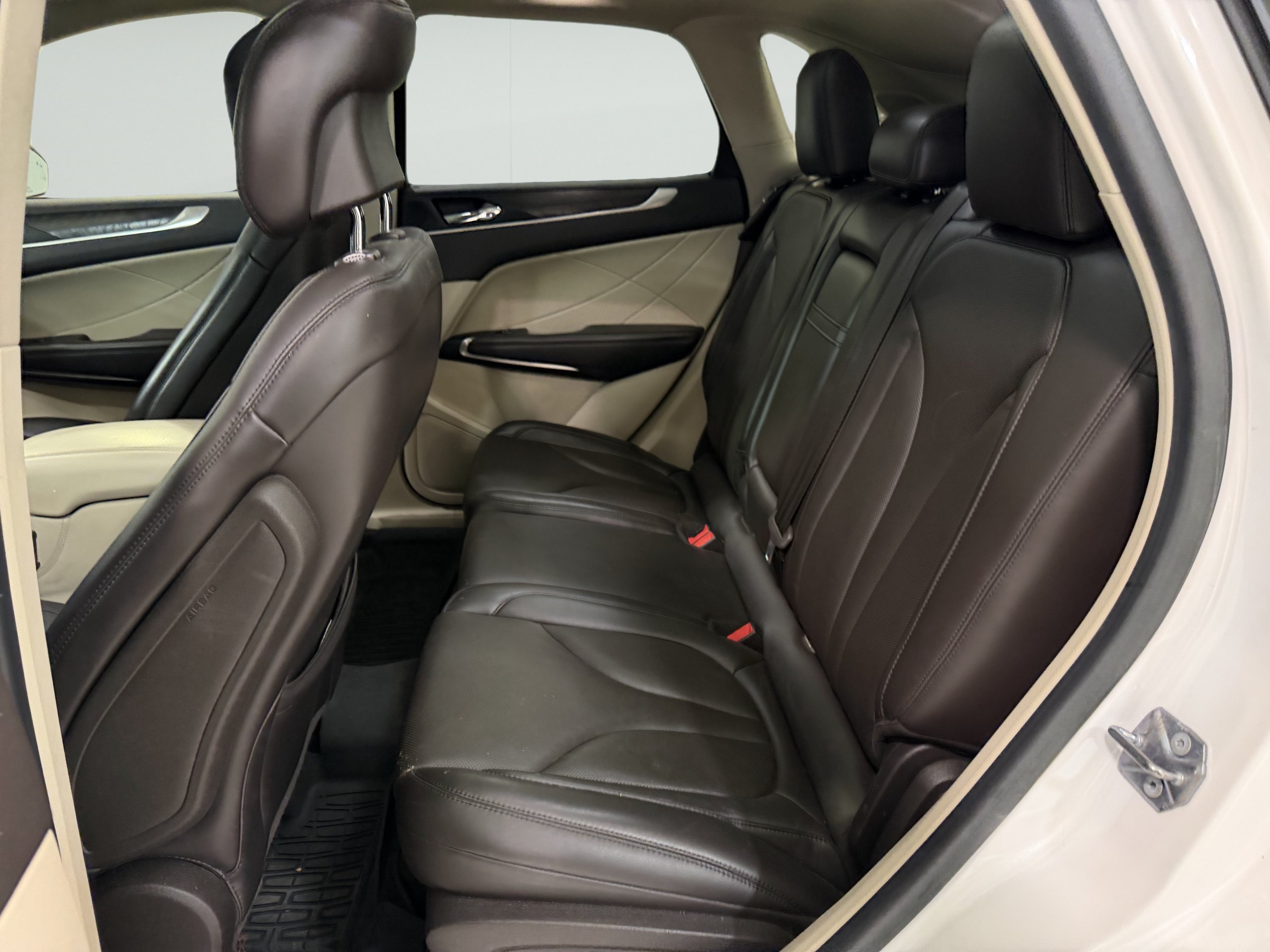 Used 2019 Lincoln MKC Reserve w/ MKC Climate Package AWD/4WD image 10
