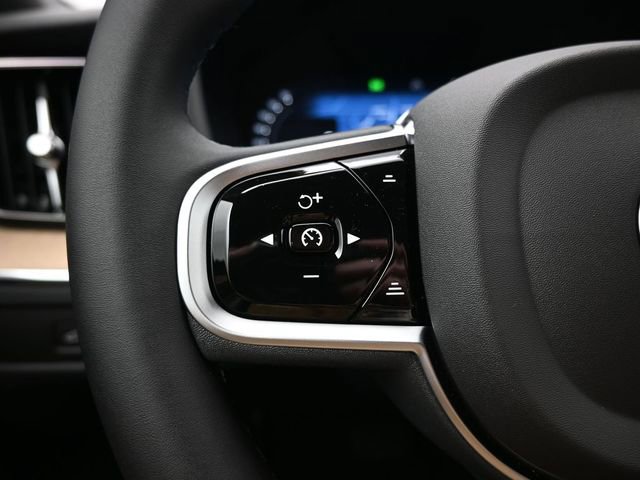 New 2026 Volvo XC60 B5 Plus w/ Protection Package Premier image 26