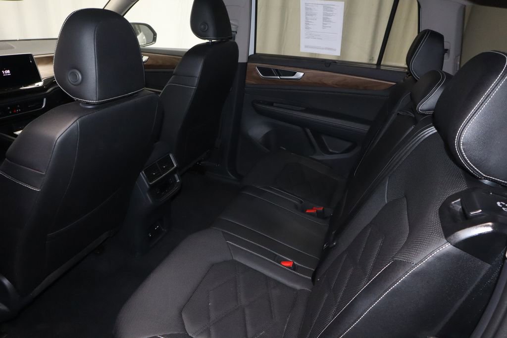 Used 2025 Volkswagen Atlas SE FWD image 21