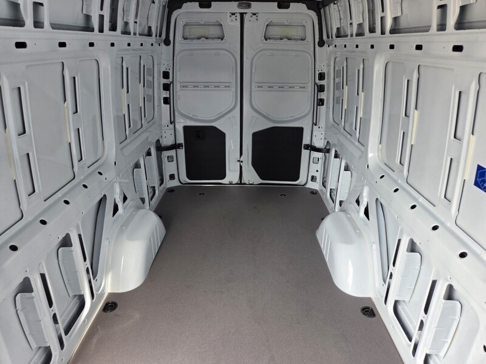 New 2025 Mercedes-Benz eSprinter 170 Cargo image 17