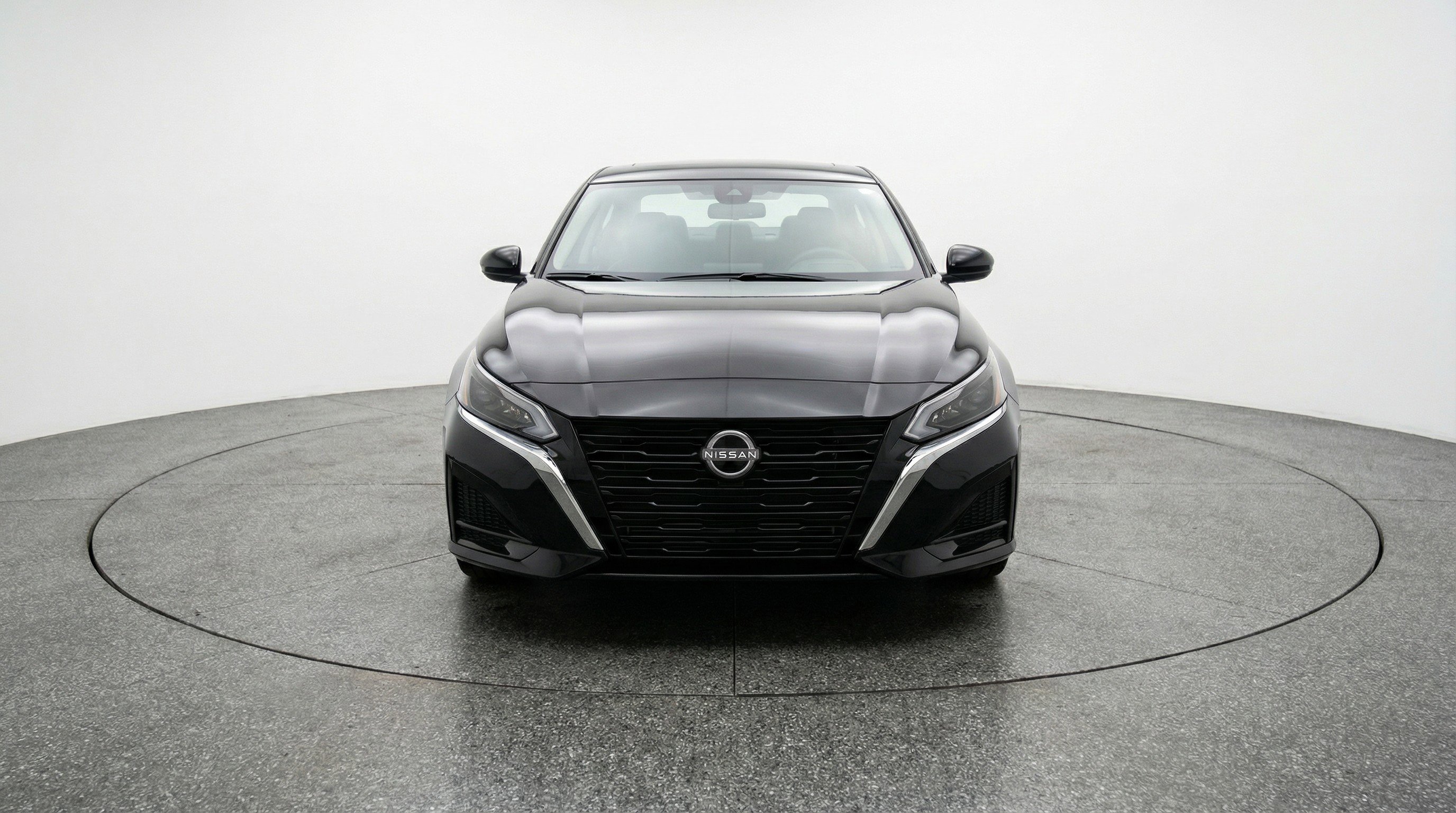 Used 2025 Nissan Altima 2.5 SV image 2