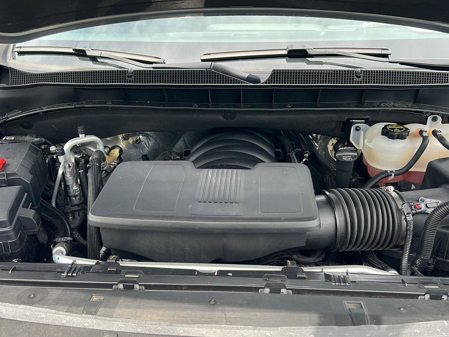 Used 2025 Chevrolet Tahoe Z71 w/ Z71 Off-Road Package AWD/4WD image 38