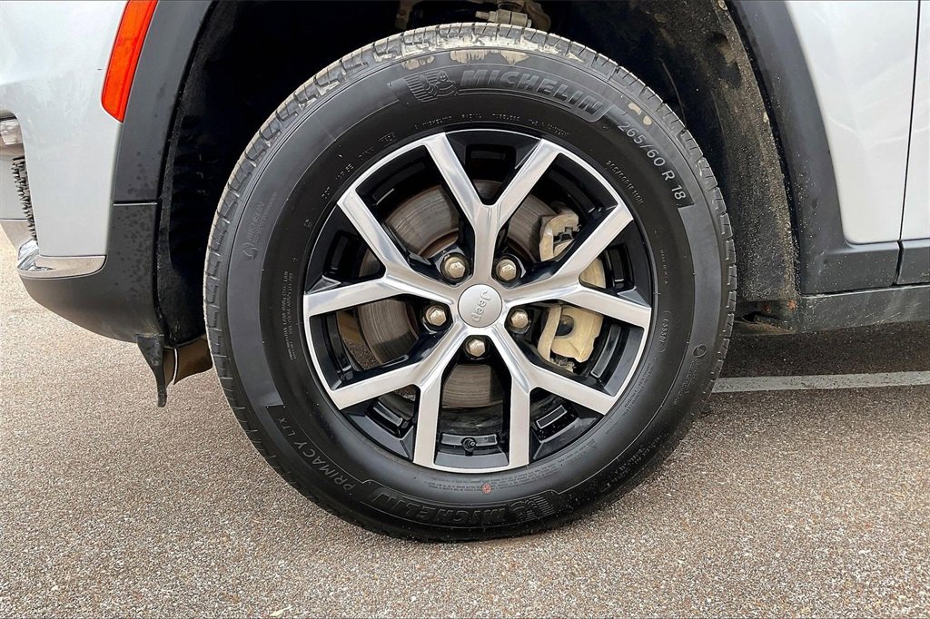 Used 2024 Jeep Grand Cherokee L Limited image 8