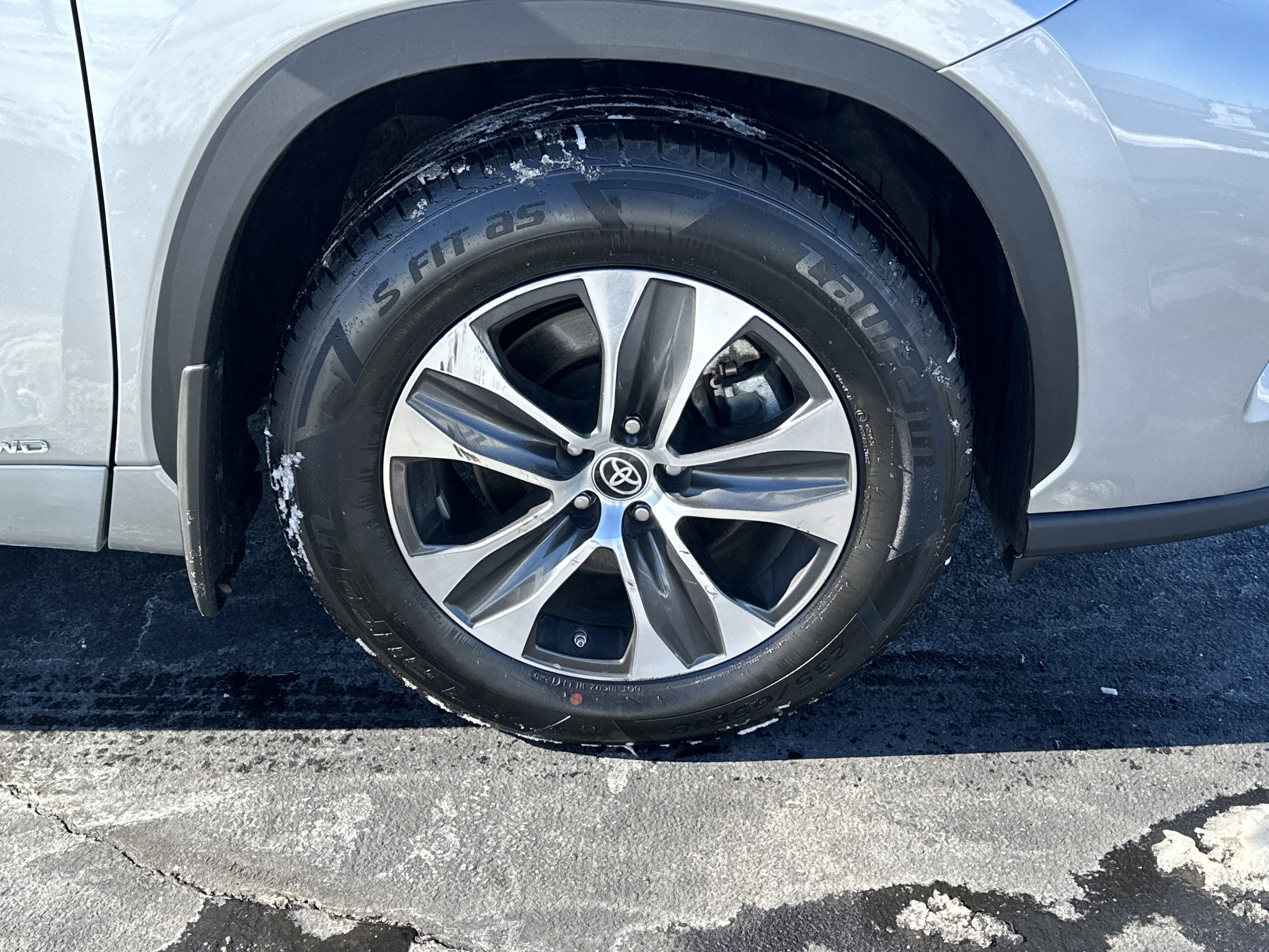 Used 2022 Toyota Highlander XLE image 13