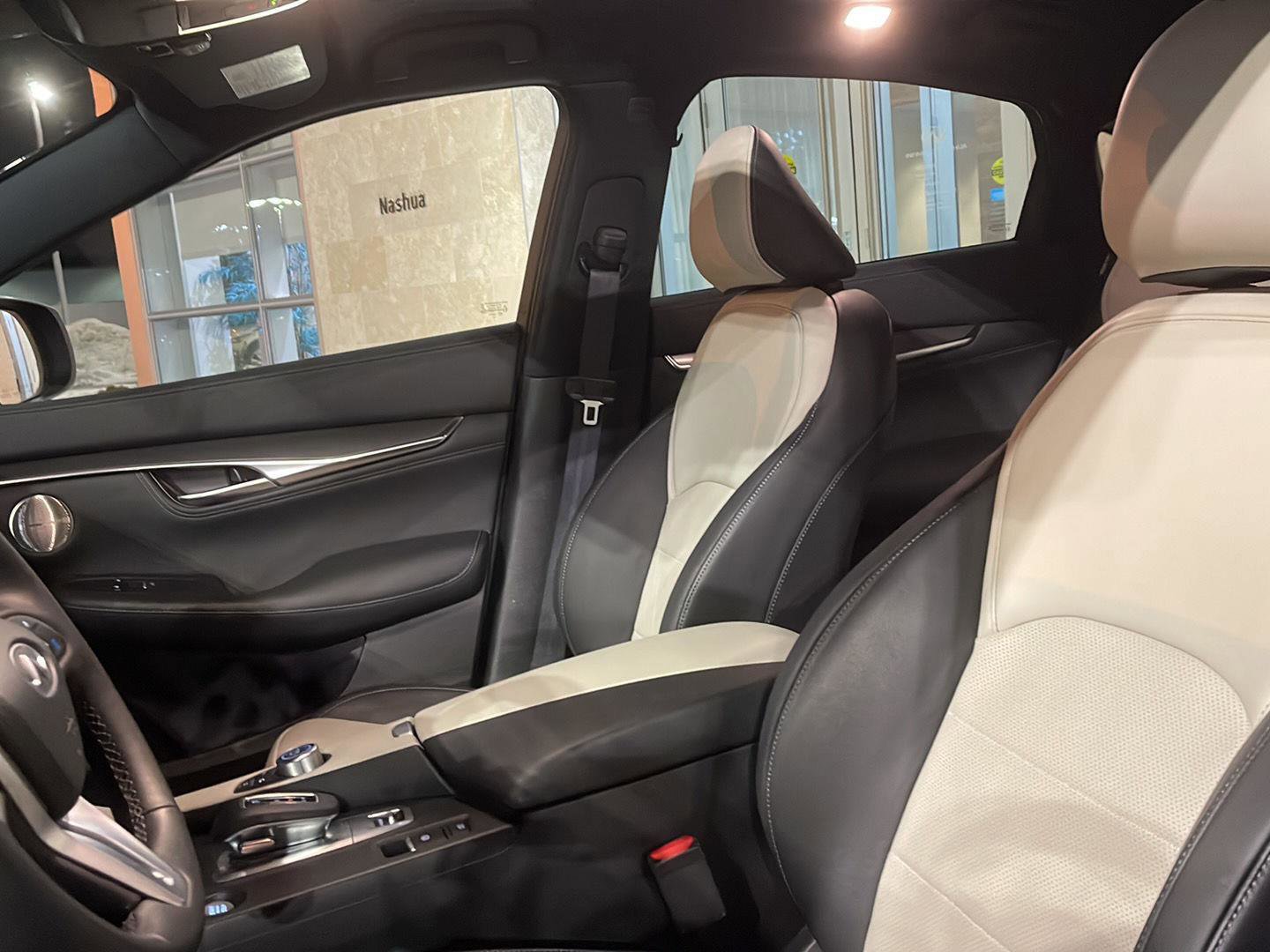 Certified 2025 INFINITI QX55 Essential image 11