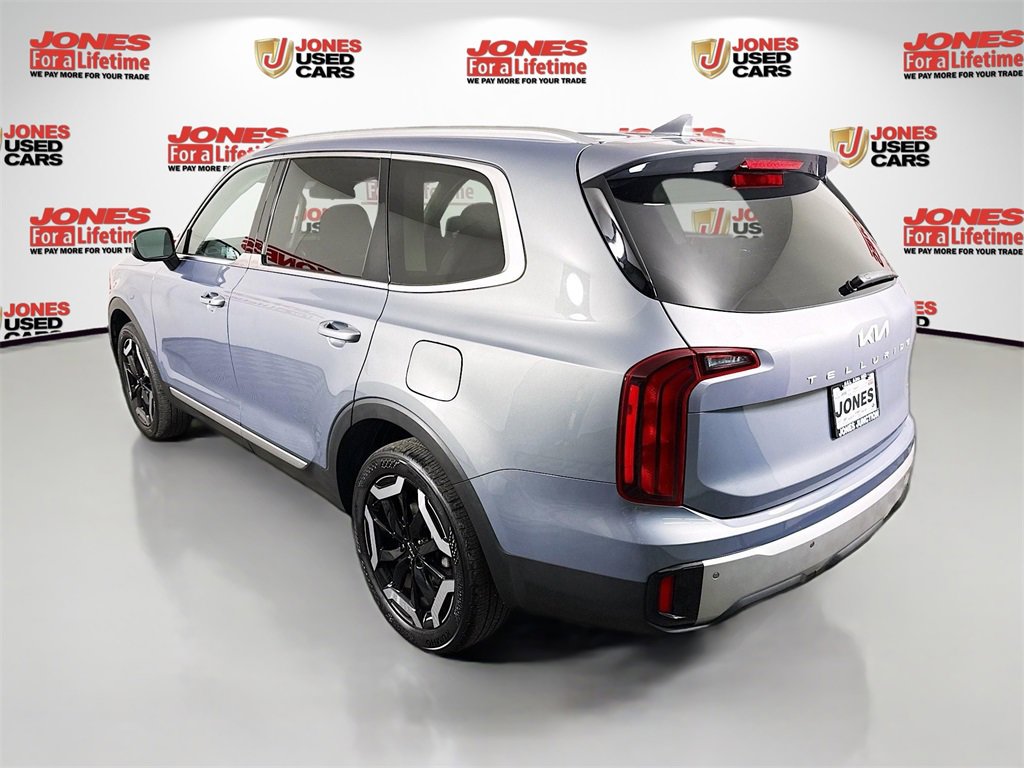 Used 2023 Kia Telluride S w/ S Sunroof Package image 2