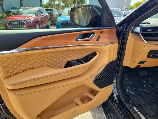 Used 2024 Jeep Grand Cherokee L Summit AWD/4WD image 21