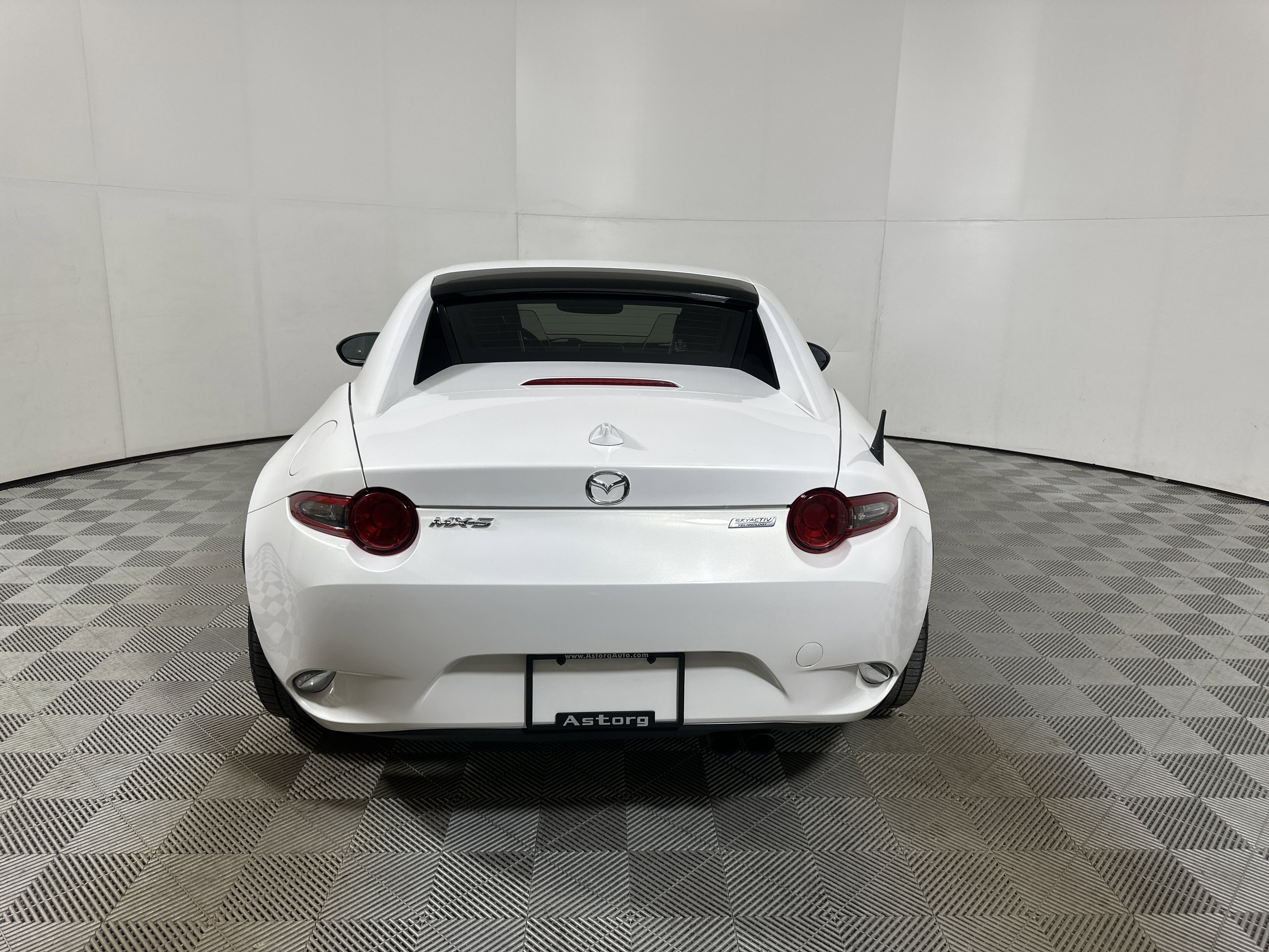 Used 2017 MAZDA MX-5 Miata RF Grand Touring image 6