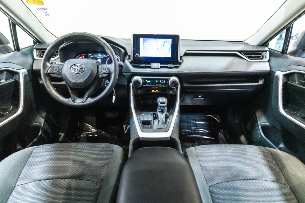 Used 2025 Toyota RAV4 LE AWD/4WD image 13