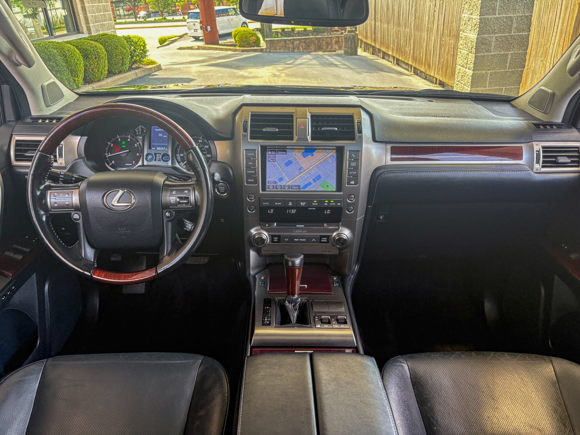 Used 2016 Lexus GX 460 w/ Premium Package AWD/4WD image 28