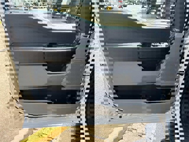 New 2025 Ford F350 XL w/ XL Chrome Package image 17