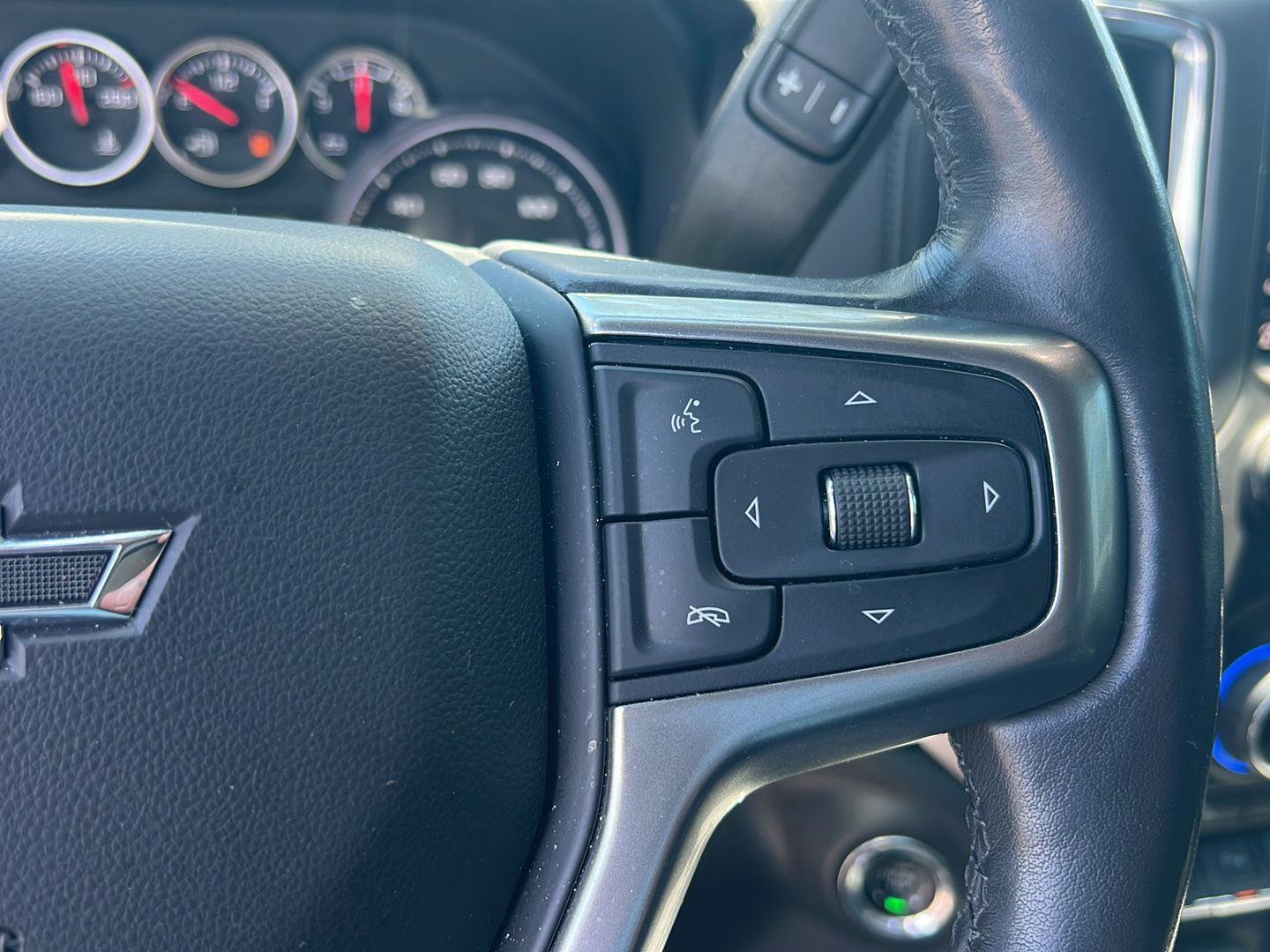 Used 2020 Chevrolet Silverado 1500 LT Trail Boss AWD/4WD image 22