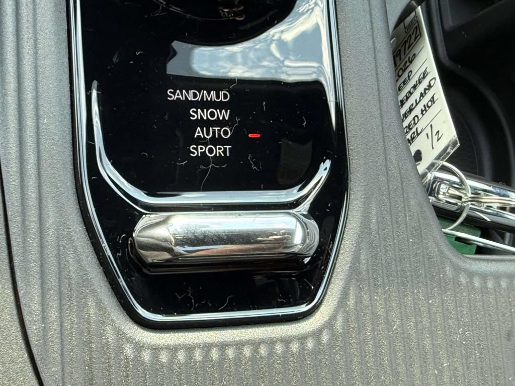 New 2026 Jeep Cherokee Overland AWD/4WD image 31