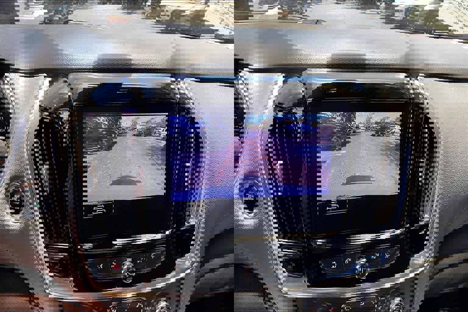 Used 2020 Chevrolet Traverse LT FWD image 21