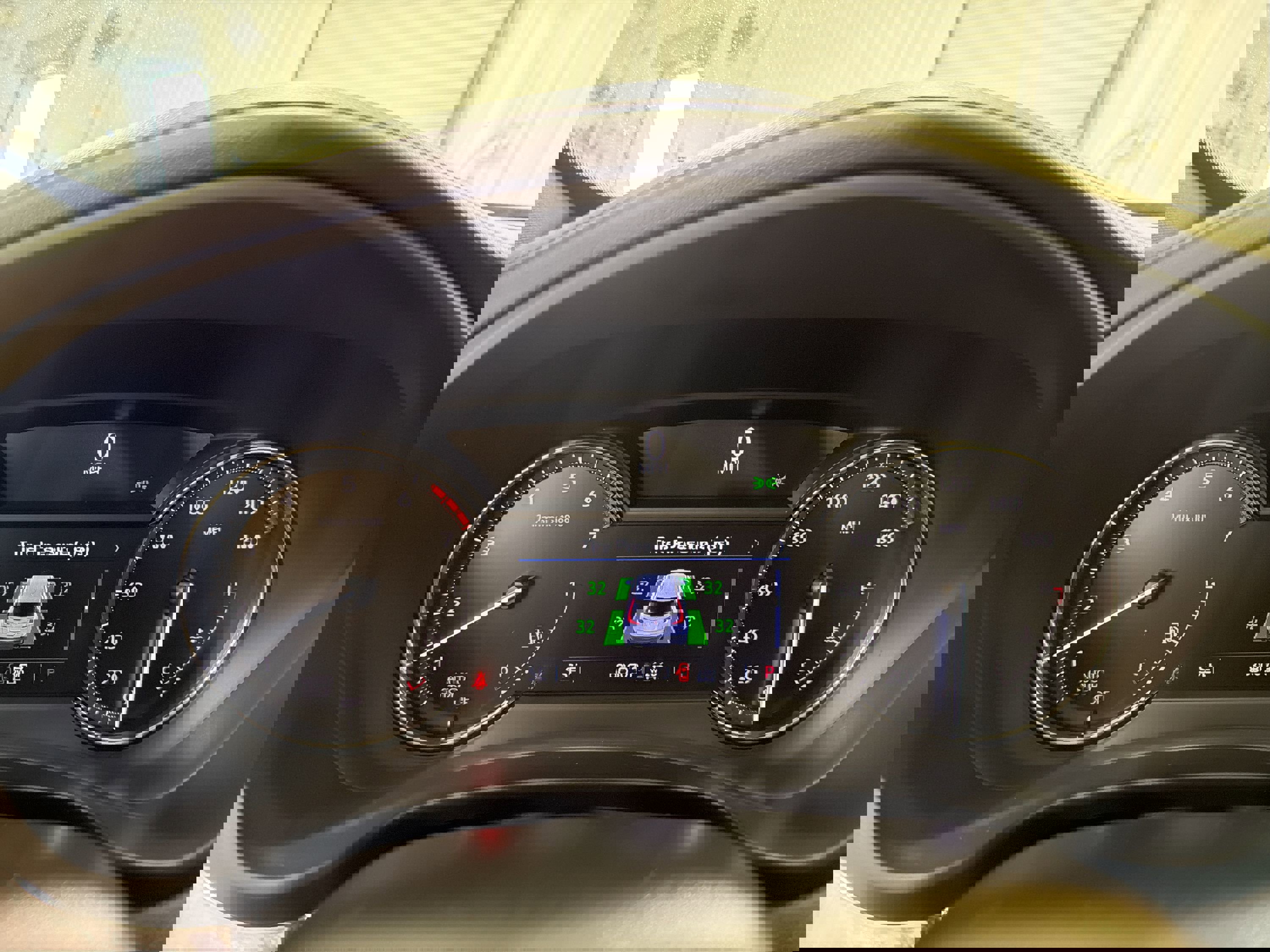 Used 2022 Cadillac XT4 Luxury w/ Cold Weather Package image 16