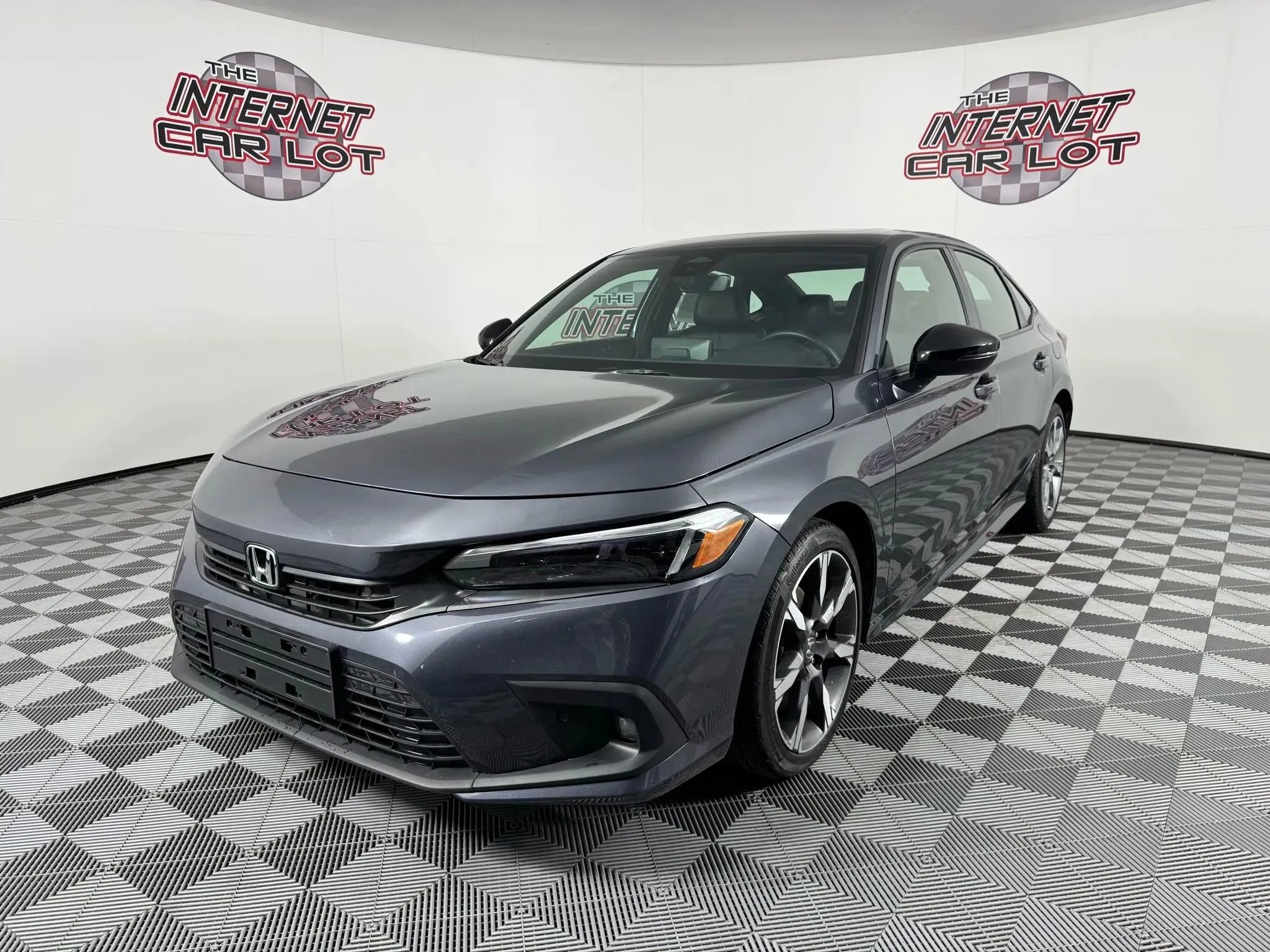 Used 2025 Honda Civic Sport Touring image 3