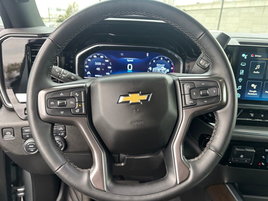 Used 2024 Chevrolet Silverado 2500 High Country w/ High Country Premium Package image 15