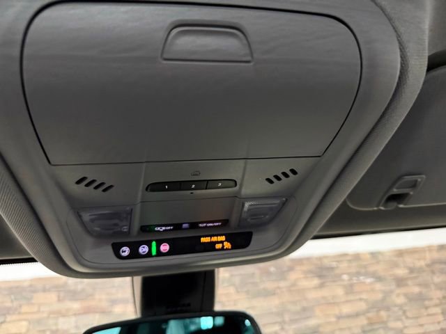 Used 2023 GMC Acadia SLT w/ Elevation Edition image 27