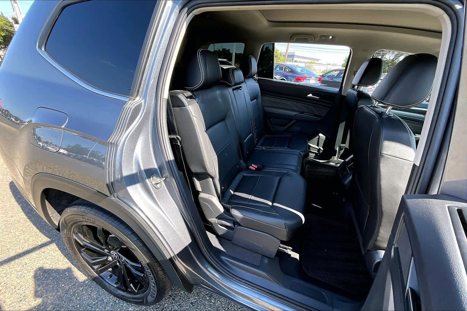 Used 2023 Volkswagen Atlas SE w/ Panoramic Sunroof Package AWD/4WD image 19
