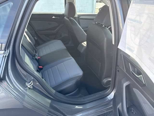 Used 2025 Volkswagen Jetta SE FWD image 62