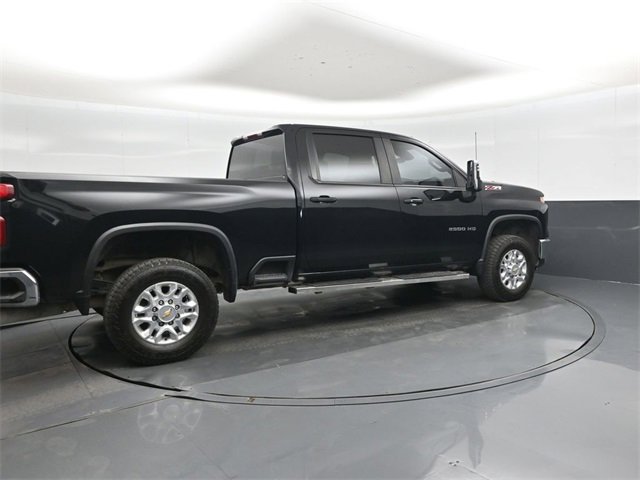 Used 2024 Chevrolet Silverado 2500 LT image 3