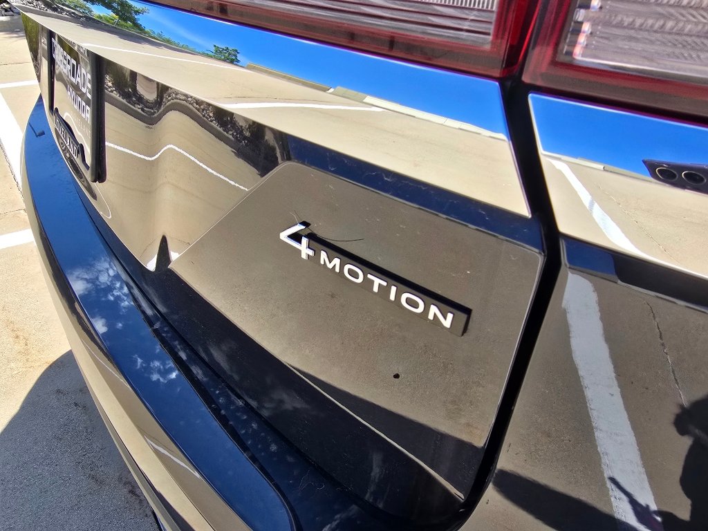 Used 2025 Volkswagen Atlas SE AWD/4WD image 12