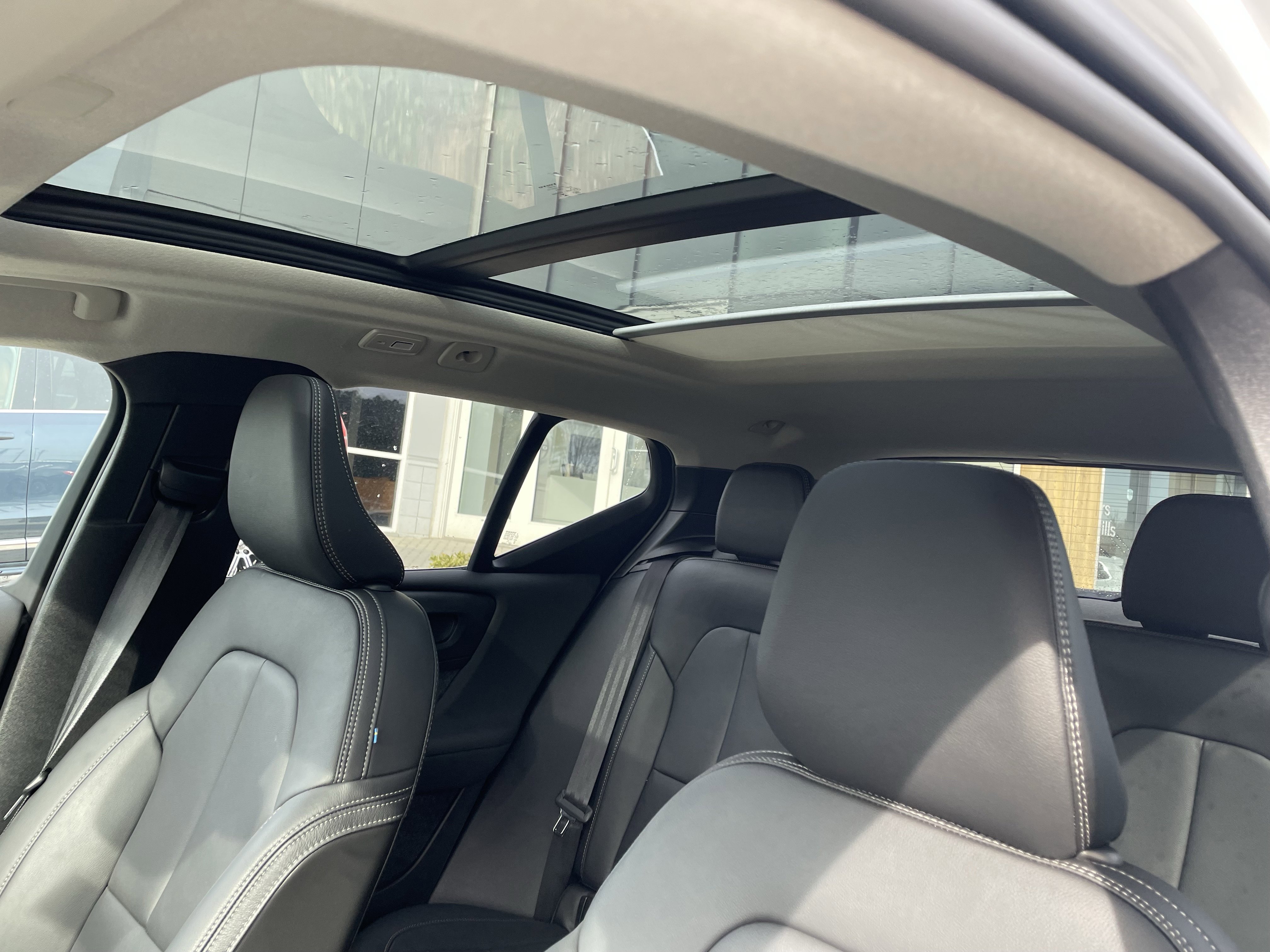 New 2025 Volvo XC40 B5 Core w/ Protection Package Premier image 16