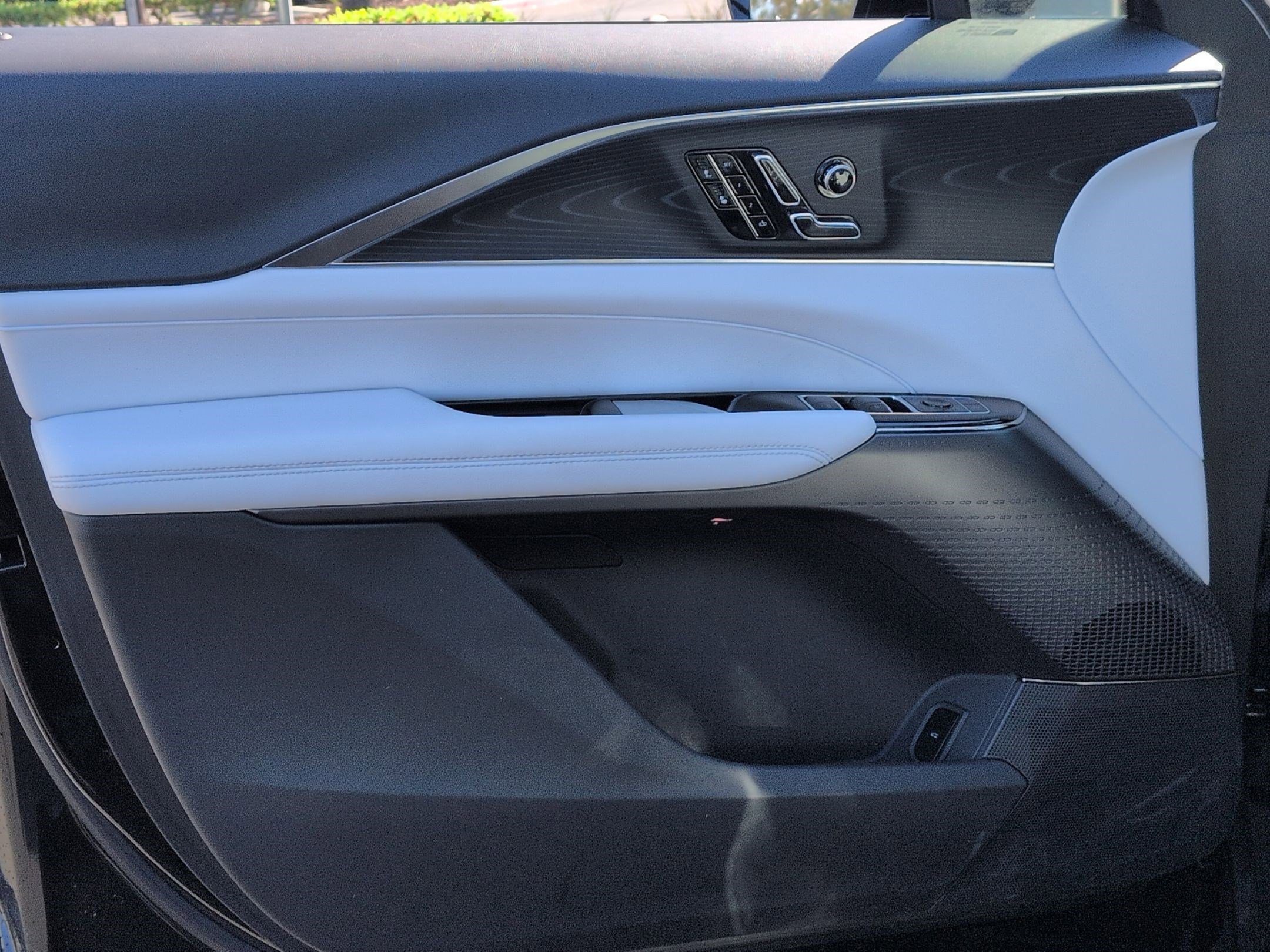 Used 2025 Cadillac Lyriq Sport image 14