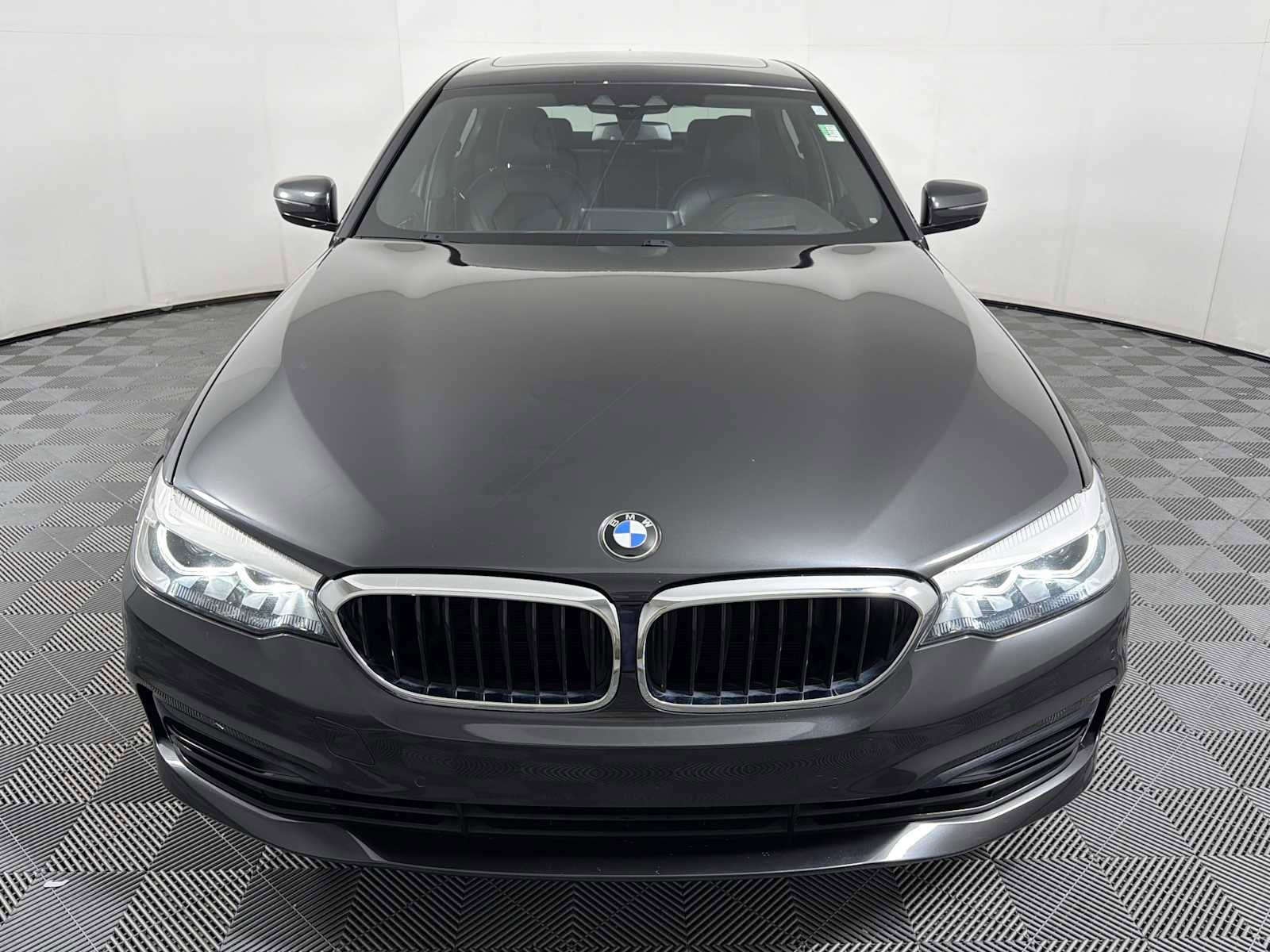 Used 2019 BMW 530i w/ Convenience Package image 2