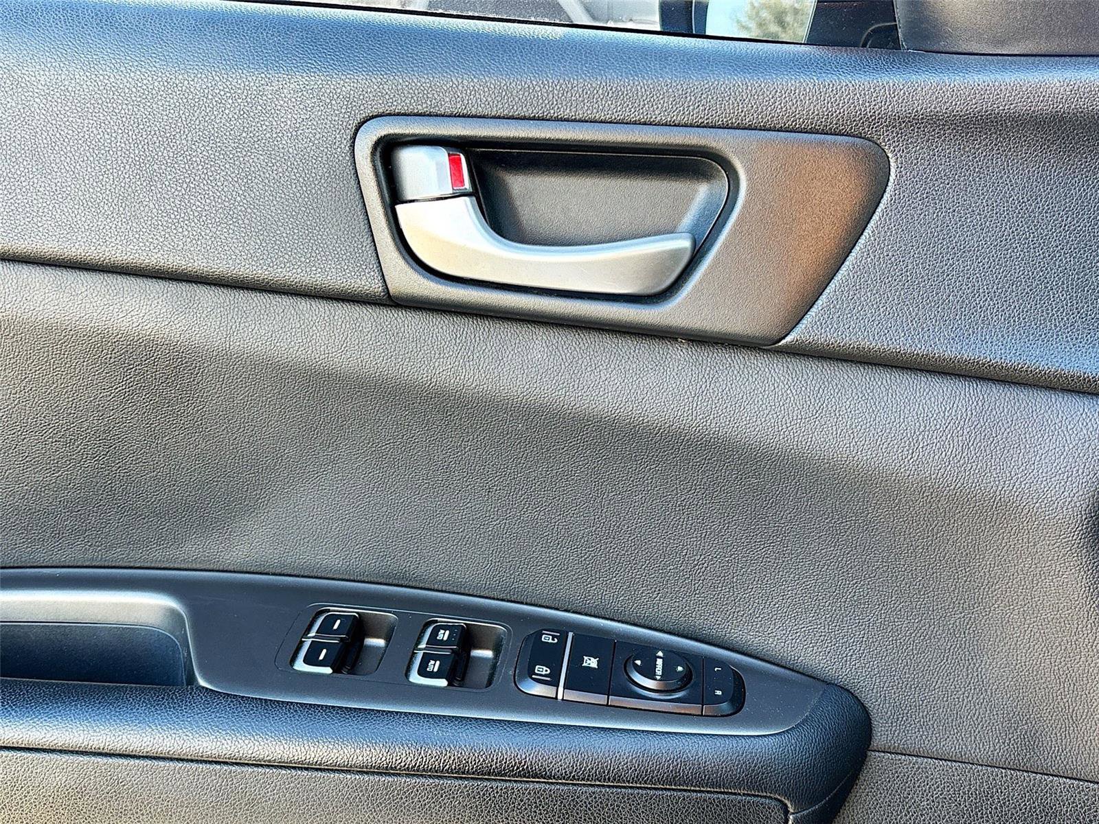 Used 2020 Kia Optima SE image 18