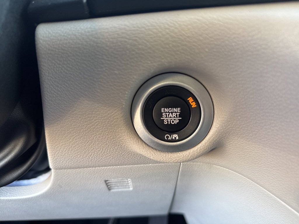 Used 2024 Chrysler Pacifica Touring-L image 30