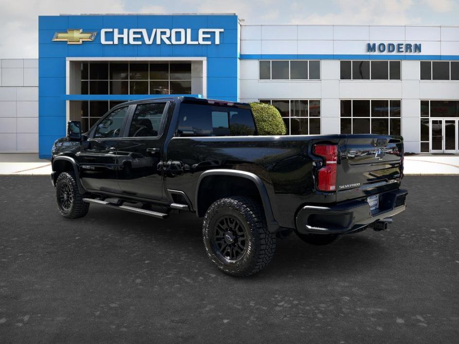 Used 2025 Chevrolet Silverado 2500 ZR2 w/ Technology Package image 3
